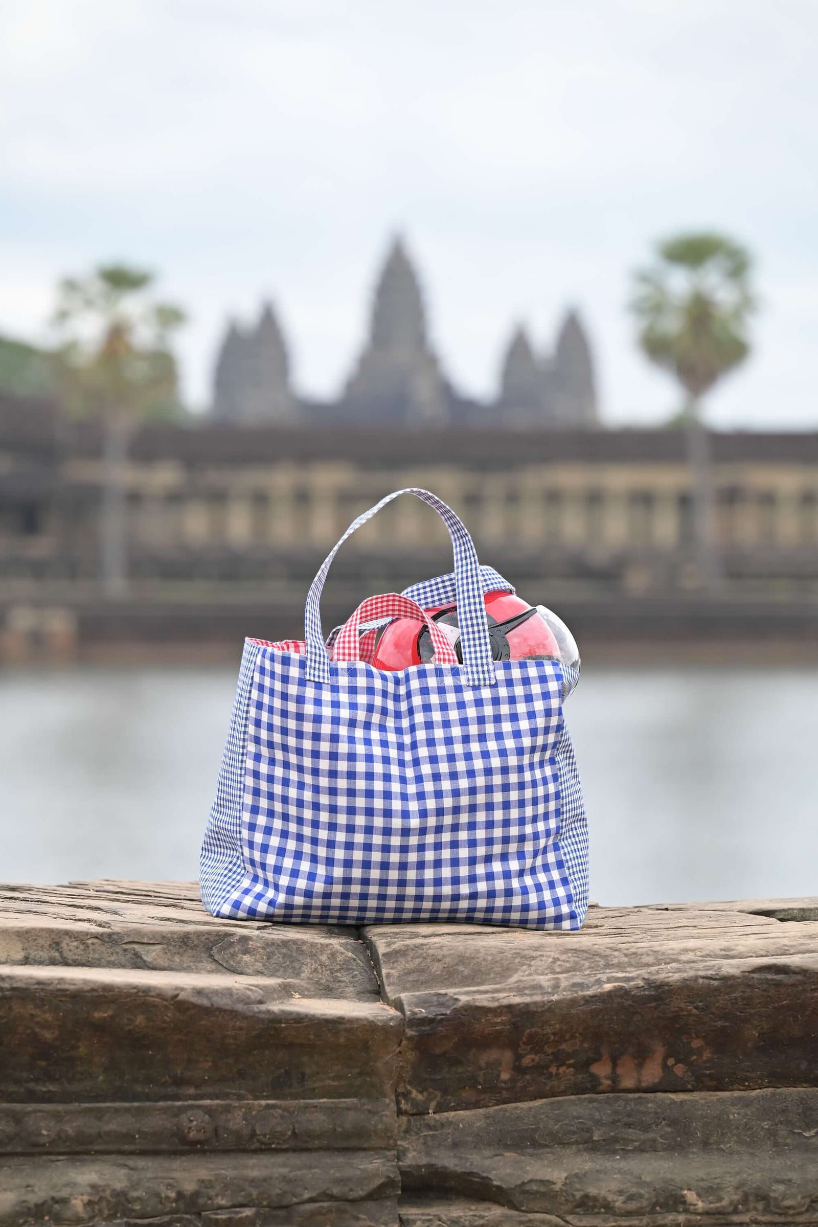 Grand Cabas in Navy and Red, handmade in Cambodia
